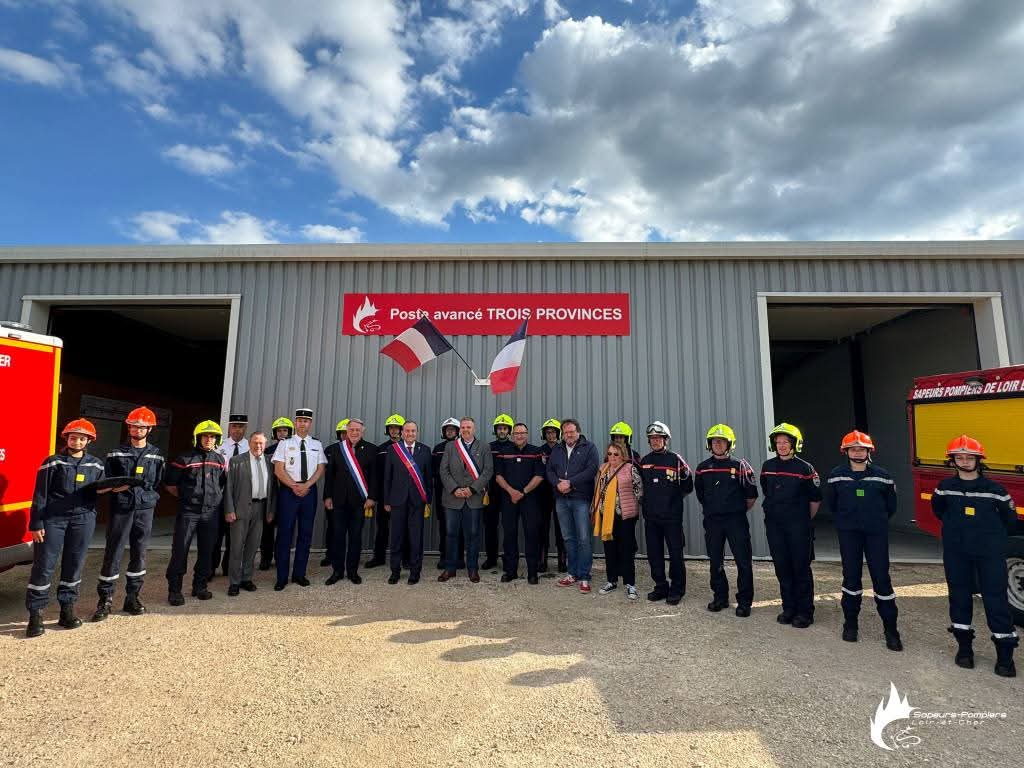 SDIS41's tweet image. Le poste avancé saisonnier de Trois Provinces a été inauguré par le #SDIS41. Il sera une réponse adaptée et réaliste aux besoins touristiques du secteur par la présence du ZooParc de Beauval.