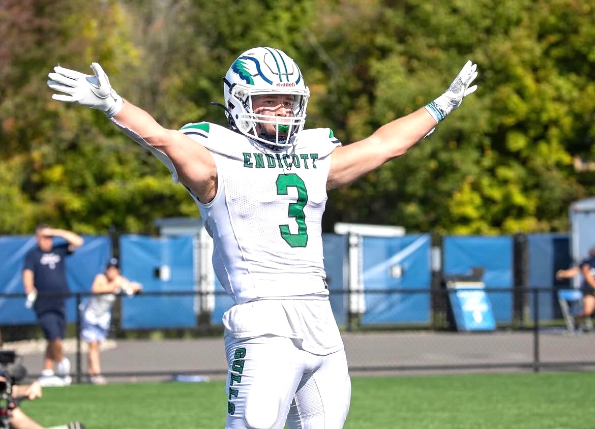 Pre Game Football Network (@pregamefb) on Twitter photo Once again, the Endicott Gulls (<a href="/EndicottFB/">Endicott College Football</a>) are our Uniform Challenge Champions with completing the 3-peat!
#d3fb Once again, the Endicott Gulls (<a href="/EndicottFB/">Endicott College Football</a>) are our Uniform Challenge Champions with completing the 3-peat!
#d3fb