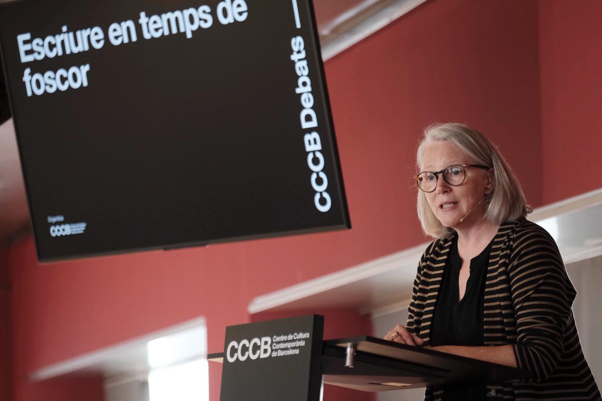 CCCB Debats (@cccbdebats) on Twitter photo Patricia Evangelista (<a href="/patevangelista/">Patricia Evangelista</a>), una de les periodistes de trauma més reconegudes, va parlar del paper de l'ofici del periodisme davant el llenguatge de mort de l'autoritarisme.
Una activitat que forma part del cicle "Escriure en temps de foscor".
Aviat a l'#ArxiuCCCB! Patricia Evangelista (<a href="/patevangelista/">Patricia Evangelista</a>), una de les periodistes de trauma més reconegudes, va parlar del paper de l'ofici del periodisme davant el llenguatge de mort de l'autoritarisme.
Una activitat que forma part del cicle "Escriure en temps de foscor".
Aviat a l'#ArxiuCCCB!
