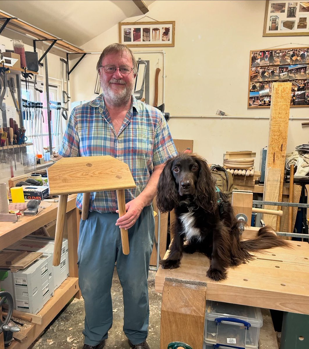 DCHStephenson's tweet image. Keith joined us in the workshop on Tuesday for a Taster Day, here’s the end result, another very superbly made stool 👌

stephenson-furniture.co.uk/one-day-taster…

#woodworking #furnituremakingcourses #stool #sprockerspaniel