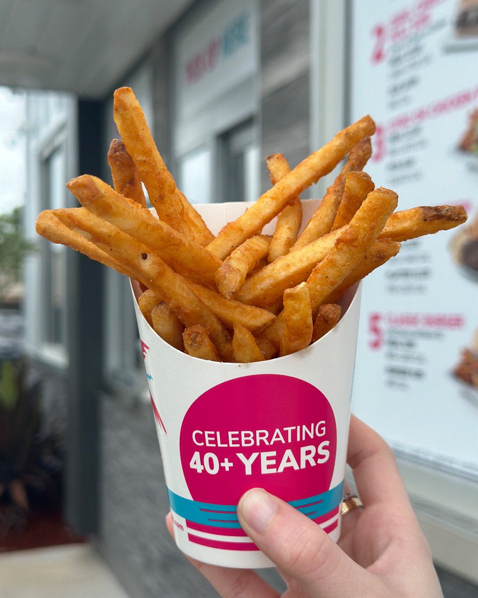 🍟Fri-Yay!!🔥 
Start the weekend right with the best fries in town—only at Miami Grill! 😍 #MiamiGrill