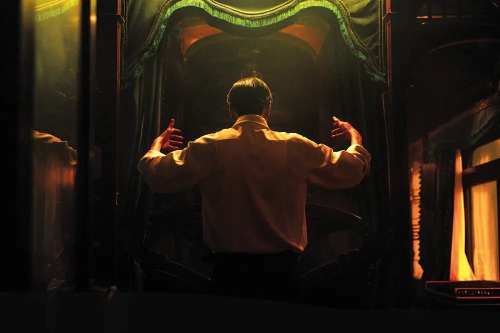 desistfilm (@desistfilm1) on Twitter photo Arnau Martin (<a href="/ArnauCamarasa/">Arnau Martín</a>) sobre Resurrection de Bi Gan: "El cineasta chino no es un apologeta de las salas, pues no deja de preguntarse ambiciosamente por el futuro del cine. Sin embargo, hay mucha resignación en su praxis". #Cannes2025
desistfilm.com/cannes-2025-re… Arnau Martin (<a href="/ArnauCamarasa/">Arnau Martín</a>) sobre Resurrection de Bi Gan: "El cineasta chino no es un apologeta de las salas, pues no deja de preguntarse ambiciosamente por el futuro del cine. Sin embargo, hay mucha resignación en su praxis". #Cannes2025
desistfilm.com/cannes-2025-re…