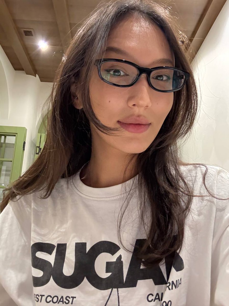 RayOfSilks's tweet photo. Good girl in public.
Different story behind closed doors.
You already guessed that, didn’t you? 😇🔥
#InkedGirls #GoodGirlGoneBad #GlassesGirl #AsianBabe  #NSFWTease #TattooBabe #InkedBeauty https://t.co/PEbUXCQSYn