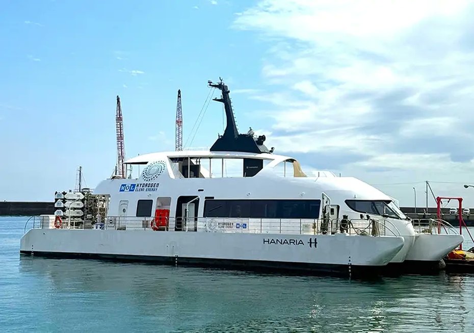 fuelcellsworks's tweet photo. Japan's first #hydrogen-fueled passenger ship, HANARIA, won Ship of the Year 2024 for its innovative combination of hydrogen #fuelcell, lithium-ion battery, and biodiesel generator.
#HydrogenShip #HydrogenNow #CleanEnergy #Decarbonise #HydrogenNews
https://t.co/bjshYNPbLI https://t.co/J9AGLiYtFG
