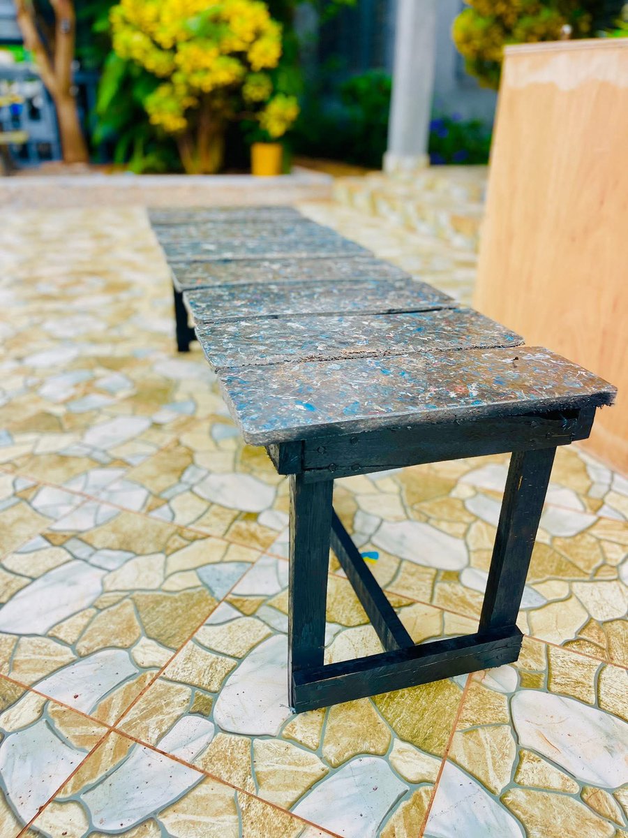 MacJordaN's tweet image. This pure water sachet waste bench goes for just GHS750. Order now &amp;amp; get it next week.

@MckingtorchAfri team don’t just talk sustainability— they build it. One bench at a time. Call: 024 354 8478
#BeatPlasticPollution #CircularEconomy #SustainableLiving #Recycling