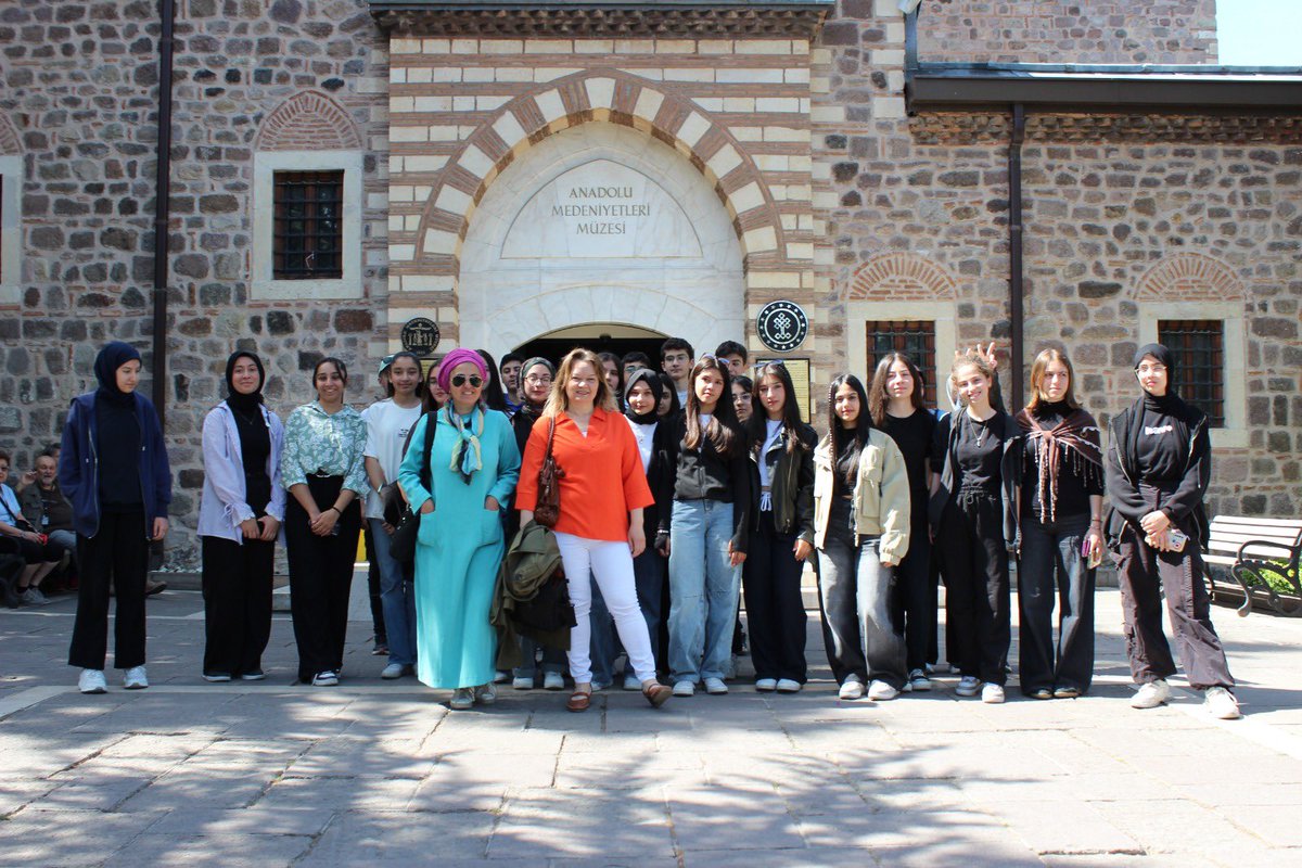 pursaklarfsb's tweet photo. Tarih öğretmenleri Asuman Köse ve Esin Sarıoğlu rehberliğinde 9.sınıflar ile Anadolu Medeniyetleri Müzesini ziyaret ettik. https://t.co/8sVwPvlIld