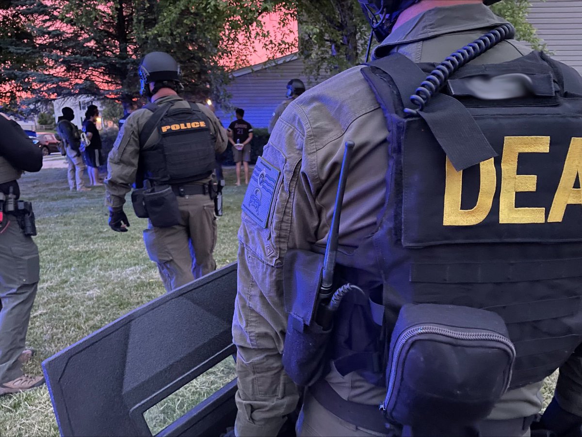 DEADetroit (@deadetroitdiv) on Twitter photo This week, <a href="/DEADETROITDiv/">DEADetroit</a> assisted our partners <a href="/HSIDetroit/">HSI Detroit</a> with immigration enforcement efforts. DEA and its partners are using all of the resources of the federal government to remove criminals from our communities to keep Americans safe. This week, <a href="/DEADETROITDiv/">DEADetroit</a> assisted our partners <a href="/HSIDetroit/">HSI Detroit</a> with immigration enforcement efforts. DEA and its partners are using all of the resources of the federal government to remove criminals from our communities to keep Americans safe.