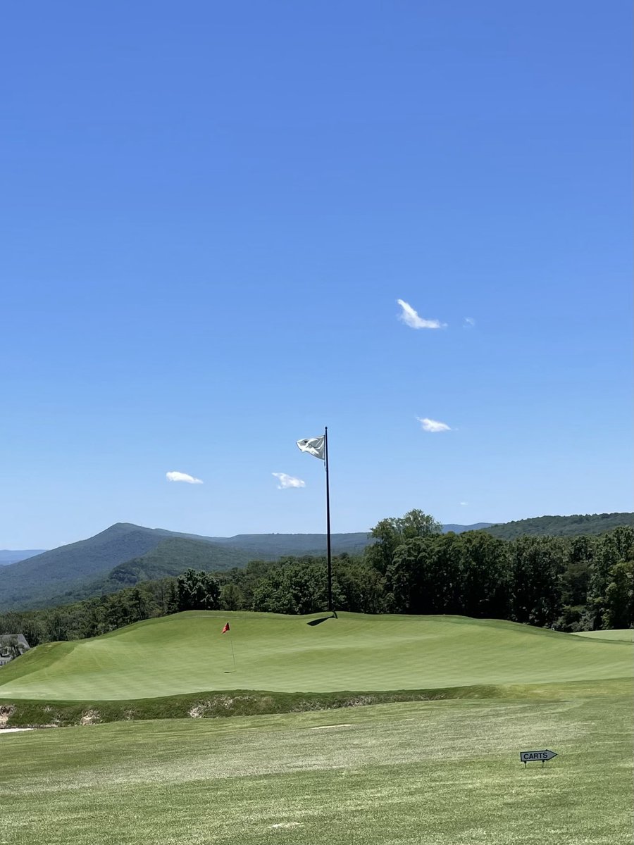 Lookout Mountain had some of the boldest greens that I have ever played. Aiming pole was appropriate and it gave some more character to the course! Backdrop was A + also. Great place and quite challenging !