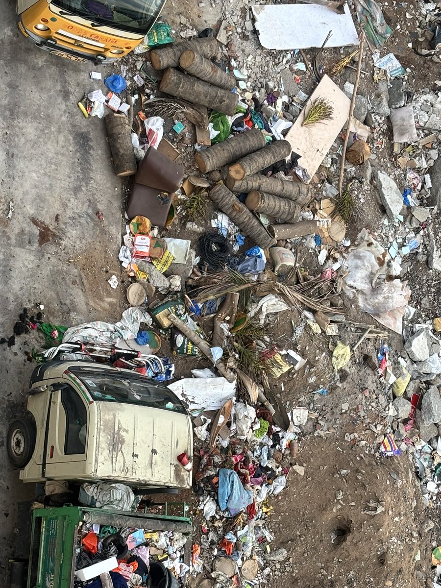 sharadhinagar's tweet photo. @ZC_SLP garbage need to picked and requesting for cleaning of the spot for further avoiding of effects of unforseen rains
Add: open land opp vijetha theatre borabanda

@gadwalvijayainc @GHMCOnline https://t.co/jKZcH9ZqZa