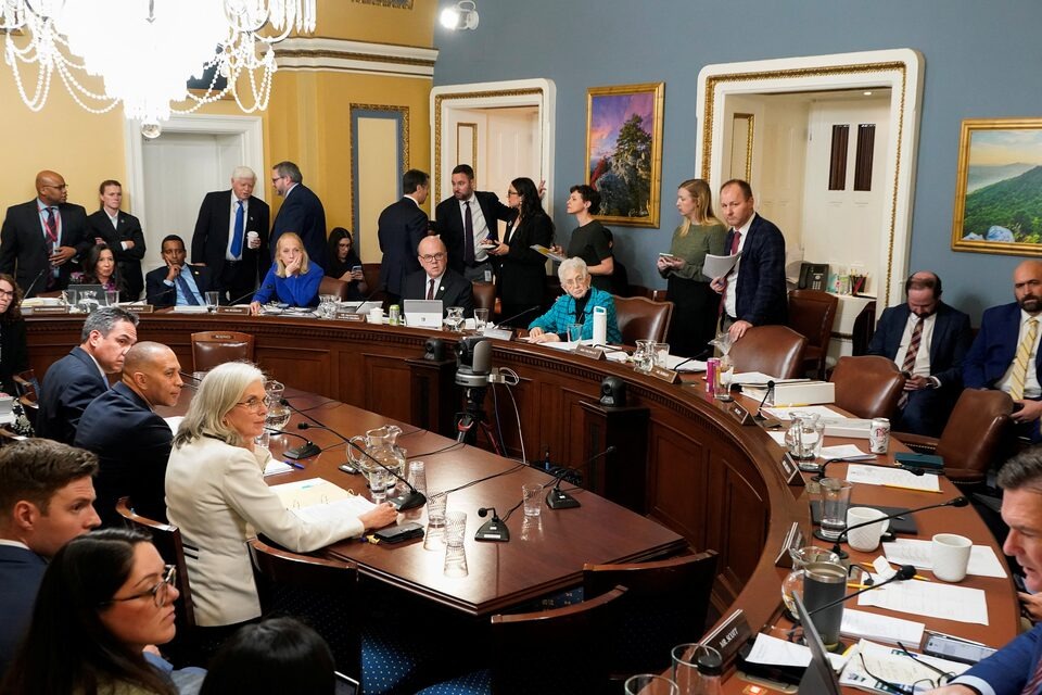 Republican rebels meet Trump at the White House over tax cuts. Will the GOP align? Read more: lvpefund.com/market-intel 

 Help fund the next generation! ow.ly/zjvj50VUc 

 #Trump #RealestateMarket #CommercialRealestate #HighAchieversScholarship  #BethlehemEvents