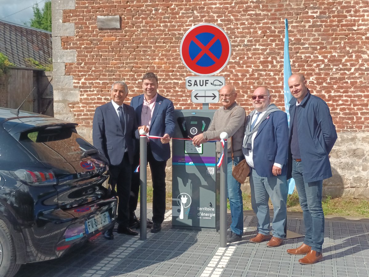 sidec59's tweet image. Inauguration à #Escarmain &amp;amp; #SaintHilaireLezCambrai
👏 Avec le sénateur Guislain Cambier &amp;amp; le sous-préfet Fayçal Douhane
🚗 16 bornes déployées
📊 1 020 480 km parcourus
🎙️ &quot;Une réponse à un besoin silencieux&quot; – M. Defaux
#MobilitéÉlectrique #TransitionÉnergétique @passpass_elec