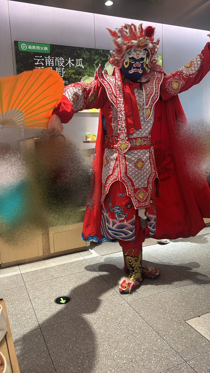 5月23号晚上好兄弟们，来吃海底捞了，今天下午没事的时候和大姐聊了好多
我今天休息在家
昨晚的视频，大姐把手机放在电视柜下面偷拍的视角老婆很主动，包括大姐也说老婆，昨晚的状态和之前不一样，电报群的兄弟们也都看了
今天我一天推特都不正常私信也收不到，发推文也发不出去
现在发的你们能看到吗 https://t.co/zgcM44z0mX