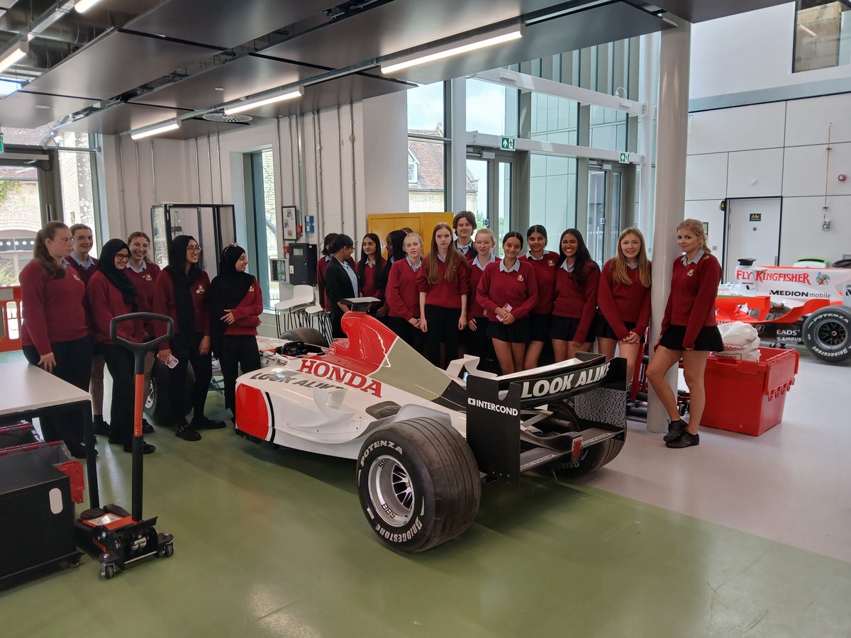 WycombeHighSch's tweet image. Our Year 10s visited @oxford_brookes this week for a taste of uni life, exploring AI, Cyber Security, Robotics and Motorsport Engineering — and even posed with a real F1 car! 🏎️🎓💡
#WycombeHigh #BeOutstanding #STEMinspiration #FutureReady