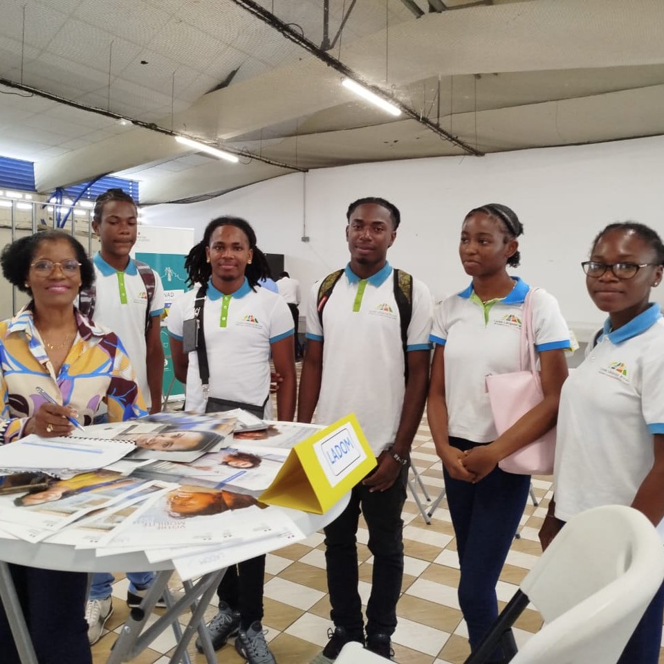 LadomOfficiel's tweet image. 📸Retour en images sur la participation de #LADOM #Martinique au Village de l'accès au droit, organisé mercredi 21 mai par le CDAD en partenariat avec la #MILSUD.