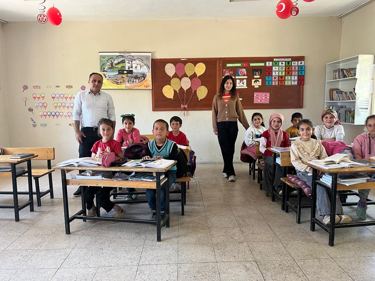 HİZANMEM (@hizanmem) on Twitter photo 🚩Okul Ziyaretlerimizde Bugün 🚩
Şube Müdürümüz Sn. Muhittin KORKMAZ;
📍 Göktepe Köyü İlkokulu
📍Döküktaş Köyü ilkokulu
öğretmen ve öğrencilerini ziyaret etti.
<a href="/kayavedat7580/">Vedat Kaya</a>
<a href="/Bitlis_Mem/">Bitlis İl Milli Eğitim Müdürlüğü</a>
<a href="/Yusuf__Tekin/">Yusuf Tekin</a>
<a href="/tarhan_cemil13/">Mehmet cemil Tarhan</a> 🚩Okul Ziyaretlerimizde Bugün 🚩
Şube Müdürümüz Sn. Muhittin KORKMAZ;
📍 Göktepe Köyü İlkokulu
📍Döküktaş Köyü ilkokulu
öğretmen ve öğrencilerini ziyaret etti.
<a href="/kayavedat7580/">Vedat Kaya</a>
<a href="/Bitlis_Mem/">Bitlis İl Milli Eğitim Müdürlüğü</a>
<a href="/Yusuf__Tekin/">Yusuf Tekin</a>
<a href="/tarhan_cemil13/">Mehmet cemil Tarhan</a>