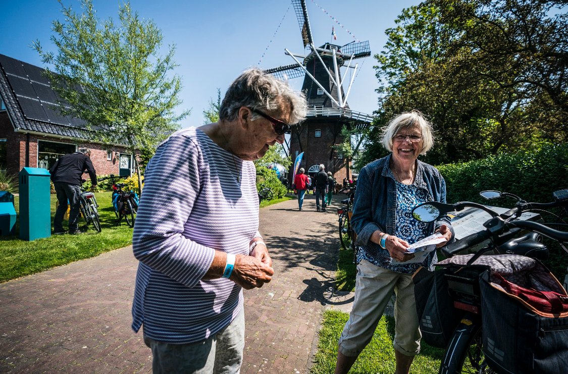 Nog geen kaartje gekocht en bedenk je dit weekend tóch spontaan dat je naar TNHB wil? Dat kan!

🎉 In het festivalhart zijn tijdens het festival nog dagtickets en passe-partouts te koop. Of koop ze nog snel via de online ticketshop: terugnaarhetbegin.nl/tickets