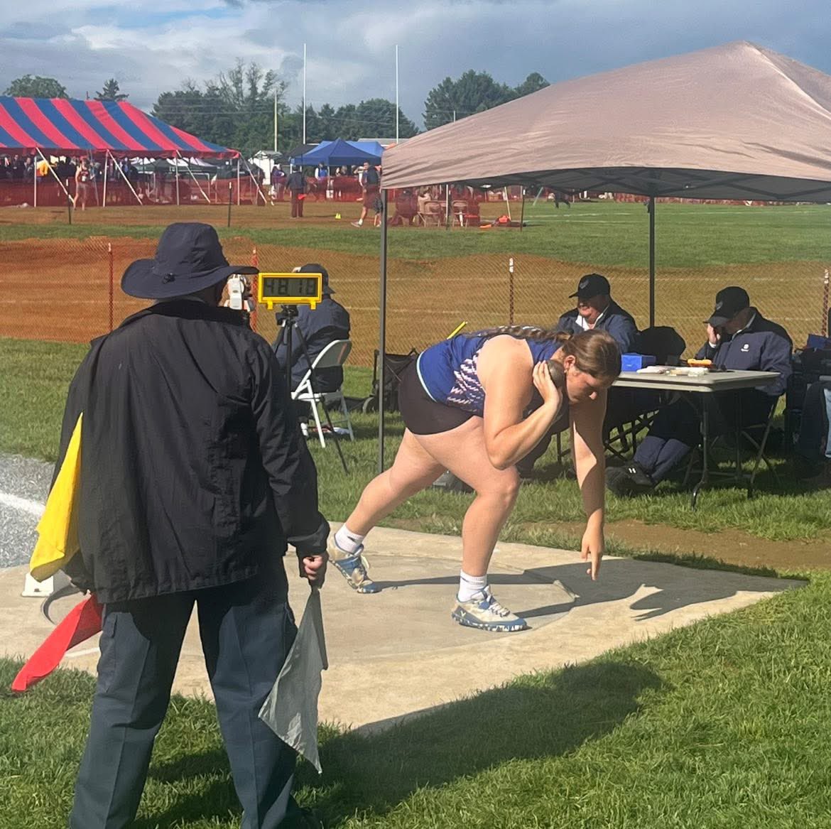 Robin Zimmer gets the day started!