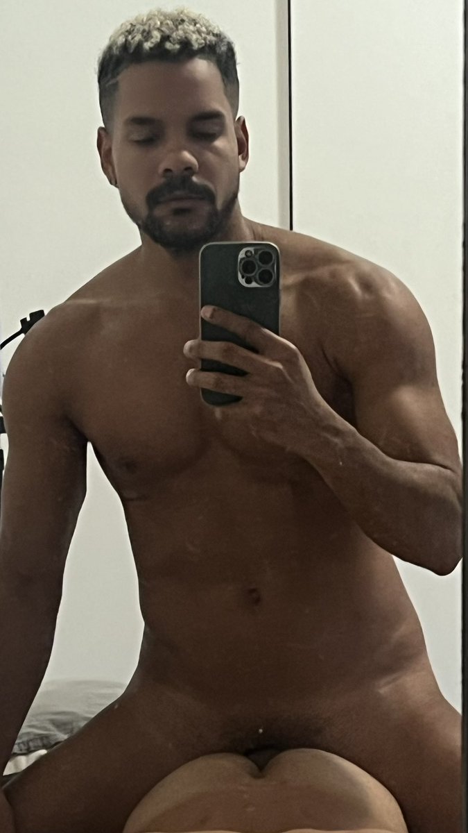 Tá quente lá dentro!🔥

privacy.com.br/Profile/Iego