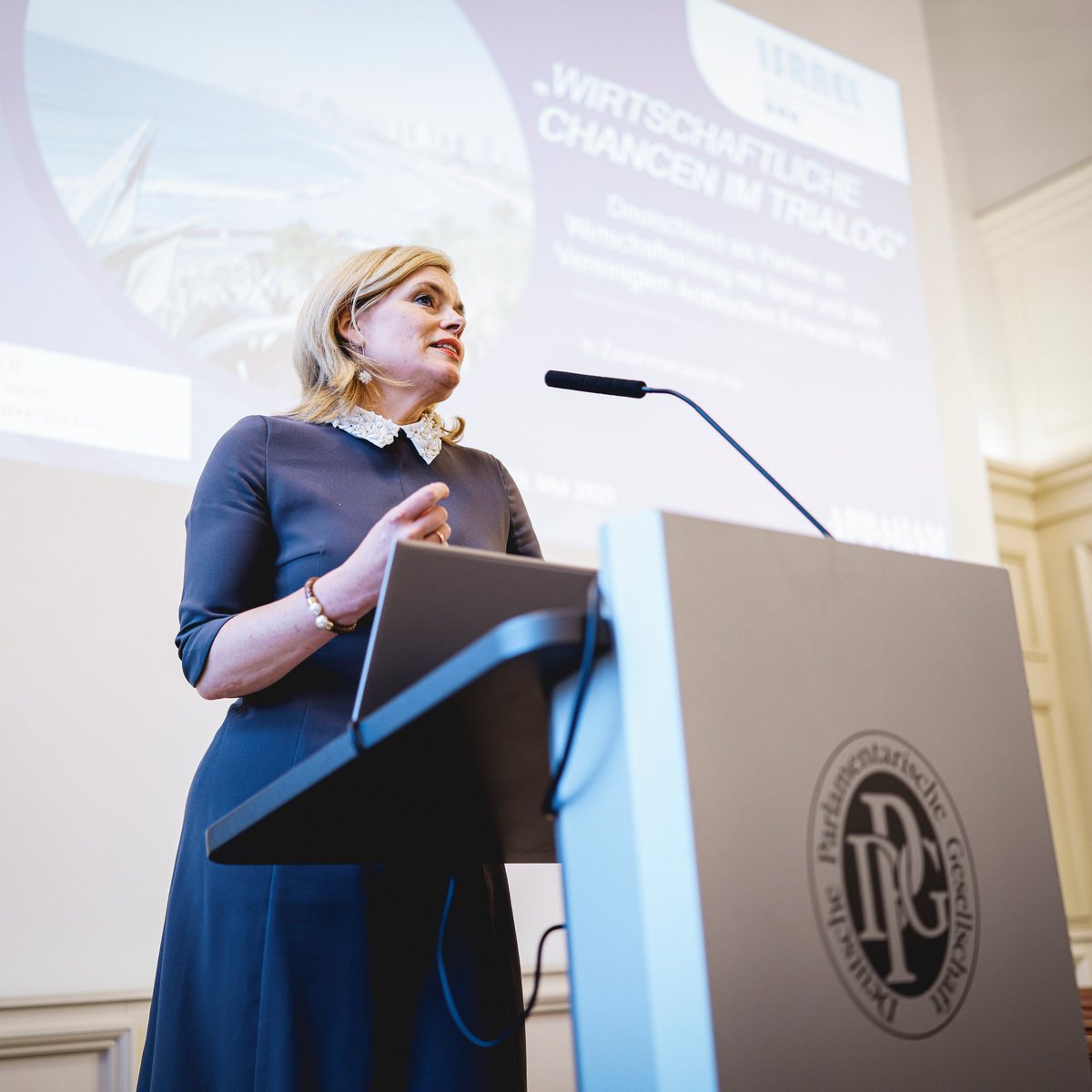 aai_germany's tweet photo. Die #AbrahamAccords brachten 🇮🇱 und 🇦🇪 zusammen. Mit der D-I-W @D_IL_Innovation erörtern wir Chancen für 🇩🇪 und 🇪🇺, Teil dieses Prozesses zu werden. Wirtschaftliche Kooperation fördert friedliche #Koexistenz. Mit @ArminLaschet @Ron_Prosor @JuliaKloeckner @VDA_online @laeisz. https://t.co/VBrLcDZX1Y