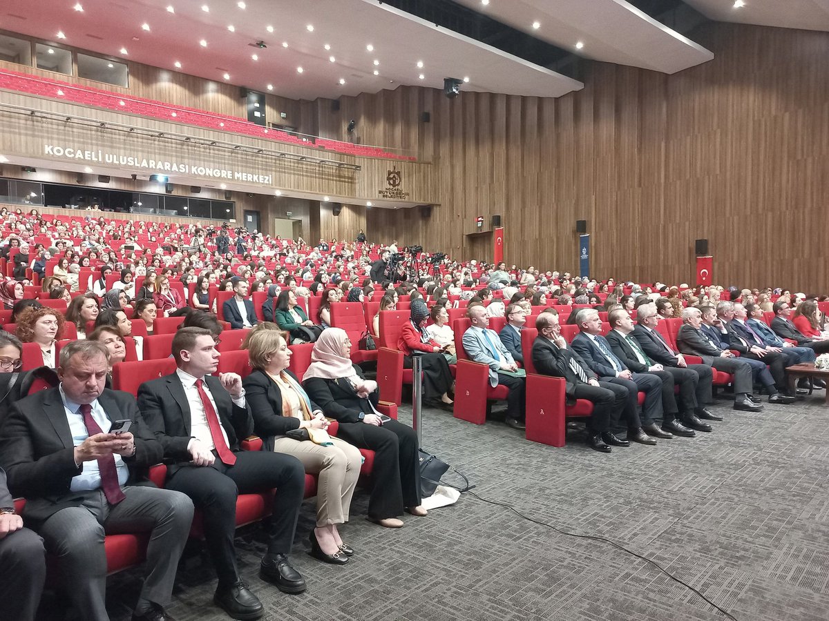 📍#Kocaeli Kongre Merkezi 

Sağlık Bakanımız Sayın Prof.Dr.Kemal Memişoğlu’nun teşrifleriyle 11. Uluslararası 15. Ulusal Ebelik Öğrencileri Kongresi’ne katıldık.

Sağlıklı nesillerin yetiştirilmesinde hayati görevler üstlenen ebelerimize başarılar ve kolaylıklar diliyorum.
İyi ki