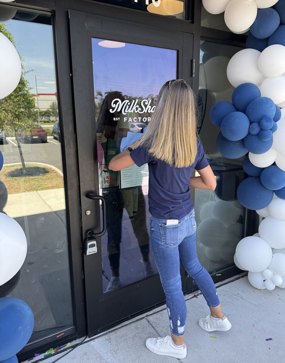 Something that’s not talked about enough:

Entrepreneurship can be lonely.

One of the benefits of a franchise system is you’re never alone.

Yes, there’s a lot of support from the franchisor. But an often overlooked benefit is the network of fellow franchisees.

Proud of the