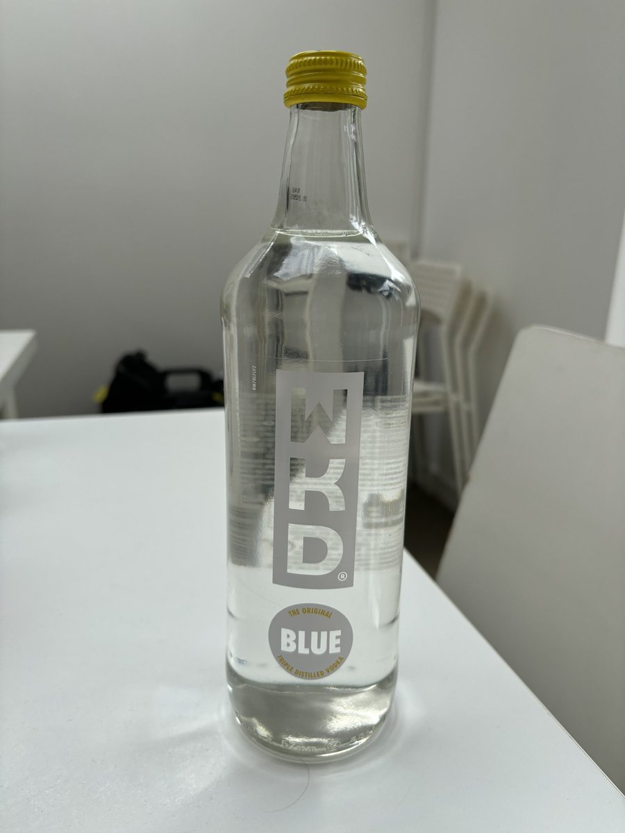_DK10_'s tweet photo. @WKDOfficial hi hope you are well! Bought a couple bottles of blue wkd a couple weeks ago for a party and I was setting up tonight for the party and noticed they’ve lost all its blue colour and gone transparent is there anyway to get a replacement or voucher or something please? https://t.co/C2LLALSwaT