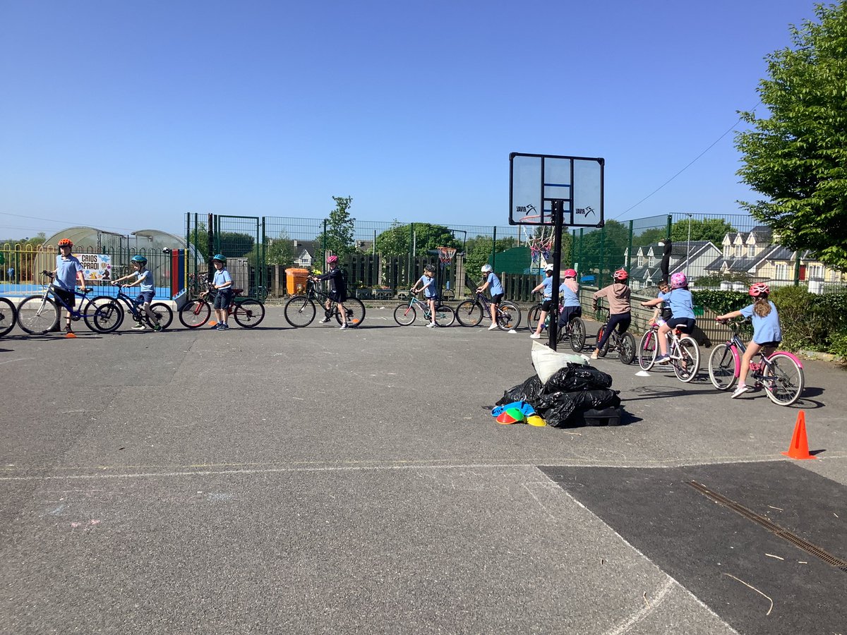 We have had a brilliant Active Schools Week. We enjoyed many activities including cycling, tennis, hurling, yoga, handball, football and more . Thank you to all of our experts who came to get active with us this week!