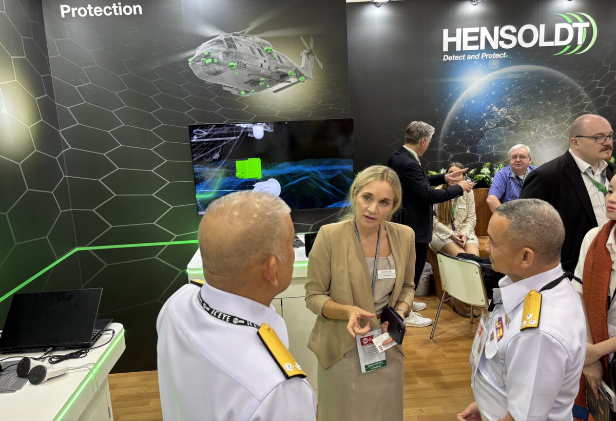 hensoldt's tweet image. Konnichiwa from Chiba, where @HENSOLDT presented its submarine solutions and self-protection systems at #DSEIJapan. At this fully integrated defence event, we were honored to welcome guests from Asian countries such as Singapore &amp;amp; Japan, but also from Germany! #detectandprotect