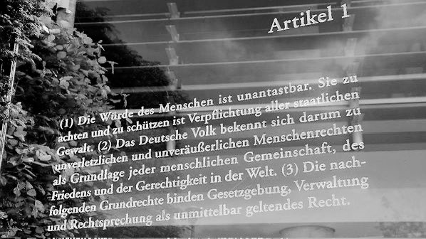 #OTD 23. Mai 1949 wurde das Grundgesetz der Bundesrepublik Deutschland verkündet. Einen Tag später trat es in Kraft.
Danke #Grundgesetz 
#Demokratie