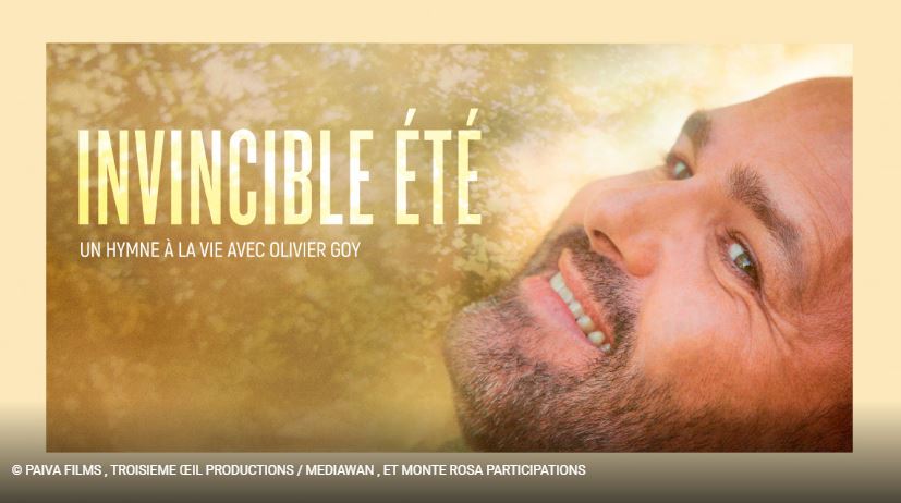 Durant plus d’un an, les caméras ont suivi Olivier, un être comme on en voit peu ;  il devient un homme d’autant plus « extra-ordinaire » par sa maladie et la manière dont  il la traverse. 

"Invincible été", un film documentaire de Stéphanie Pillonca, samedi 14 juin 21:00