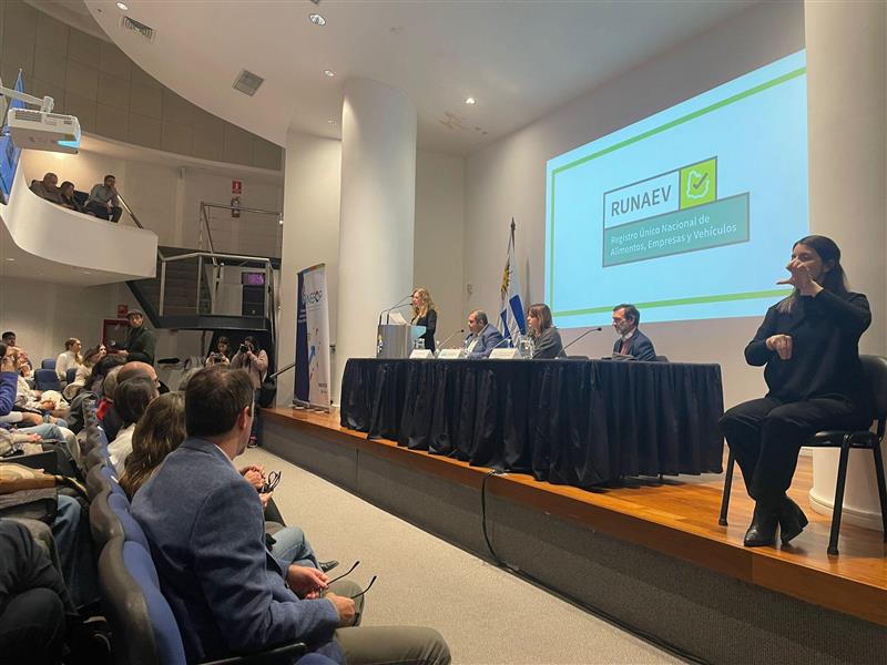INEFOPoficial's tweet photo. #Ahora 👉 Lanzamiento del curso Destino RUNAEV, formación autoasistida de alcance nacional para la industria de alimentos.
Seguilo en vivo 🔴 https://t.co/xiWJYb4hMV
#INEFOP #RUNAEV https://t.co/G0t5HzD6rN