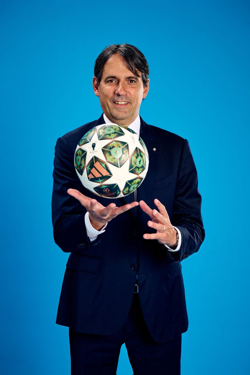 FCIM_Pictures's tweet photo. Simone Inzaghi ⚫🔵

Official Champions League final pics 🤩📸 https://t.co/1fKyUvSQAY
