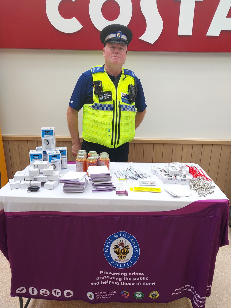 Stourbridge Town Centre Team 3

Great morning at the Ryemarket Centre holding a pop in surgery/crime prevention event .