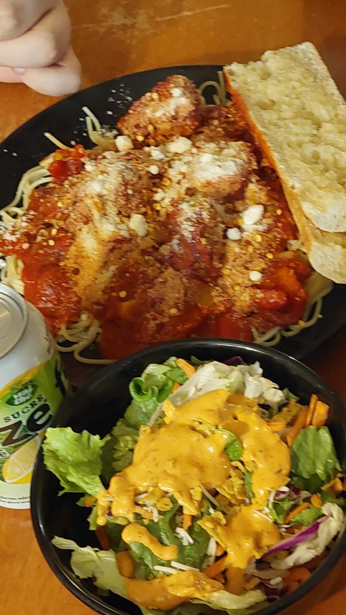 CameronRombough's tweet photo. Delicious gamer food!!
Spaghetti and meatballs with garlic bread and salad
#gamingwithcameron #gamingforfun #gamingforlife #gaming #videogame #youtubers #livestreamer #youtubegaming #food #foodie #foodlover #Spaghettiandmeatballs #garlicbread #salad https://t.co/KNRKj4jue9