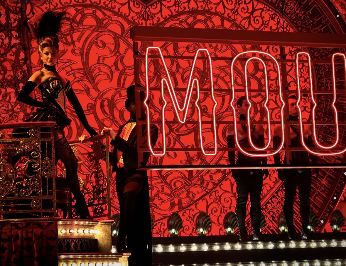 anth0190's tweet photo. What a show and an amazing cast 🎭 #moulinrouge #edinburgh #playhouse https://t.co/rbv7o2mT0K