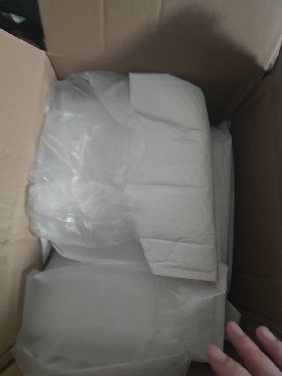 humenger's tweet photo. 誒到了，第一次吃這麼大量谷子不得不說開箱的時候蠻爽，老米你是真有強迫症一個袋子裝一個周邊😎快樂週日 https://t.co/DvZABjaYxZ
