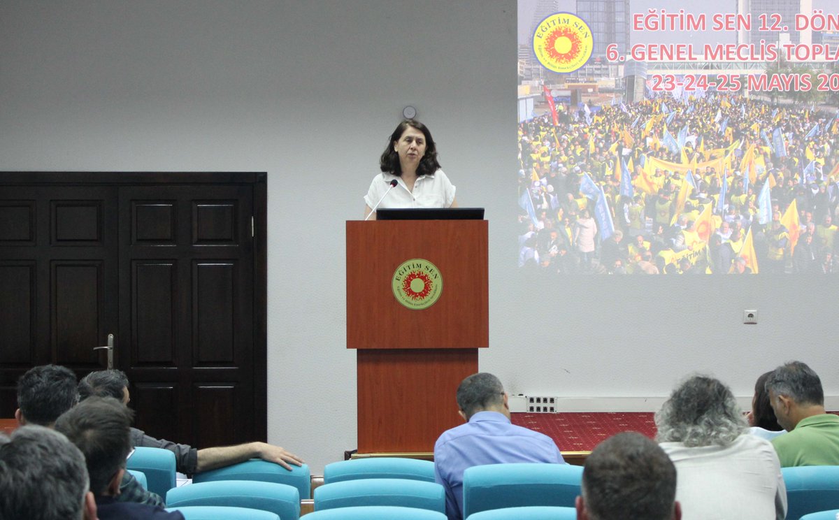egitimsen's tweet photo. Eğitim Sen 12. Dönem 6. Genel Meclis toplantısında, Genel TİS ve Hukuk Sekreterimiz Özlem Tolu ile Genel Yükseköğretim ve Eğitim Sekreterimiz Evrim Gülez, sekreterliklerinin çalışmaları hakkında bilgilendirme yaptılar. Toplantı, şube başkanlarımızın, şube çalışmalarına yönelik bilgilendirmeleriyle devam ediyor.