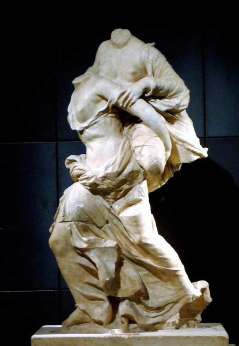 DavLucia's tweet photo. #SceneDaMuseo
#VentagliDiParole
Musei Capitolini
Gruppo scultureo
dell’Ephedrismos che rappresenta due fanciulle che giocano alla cavallina sec.IV a.c. https://t.co/E5UhIaIocg