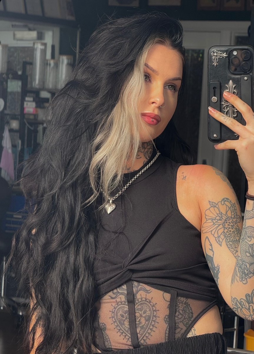 Poe Walker (@bitemyfeathers) on Twitter photo Friyay. Friyay.
