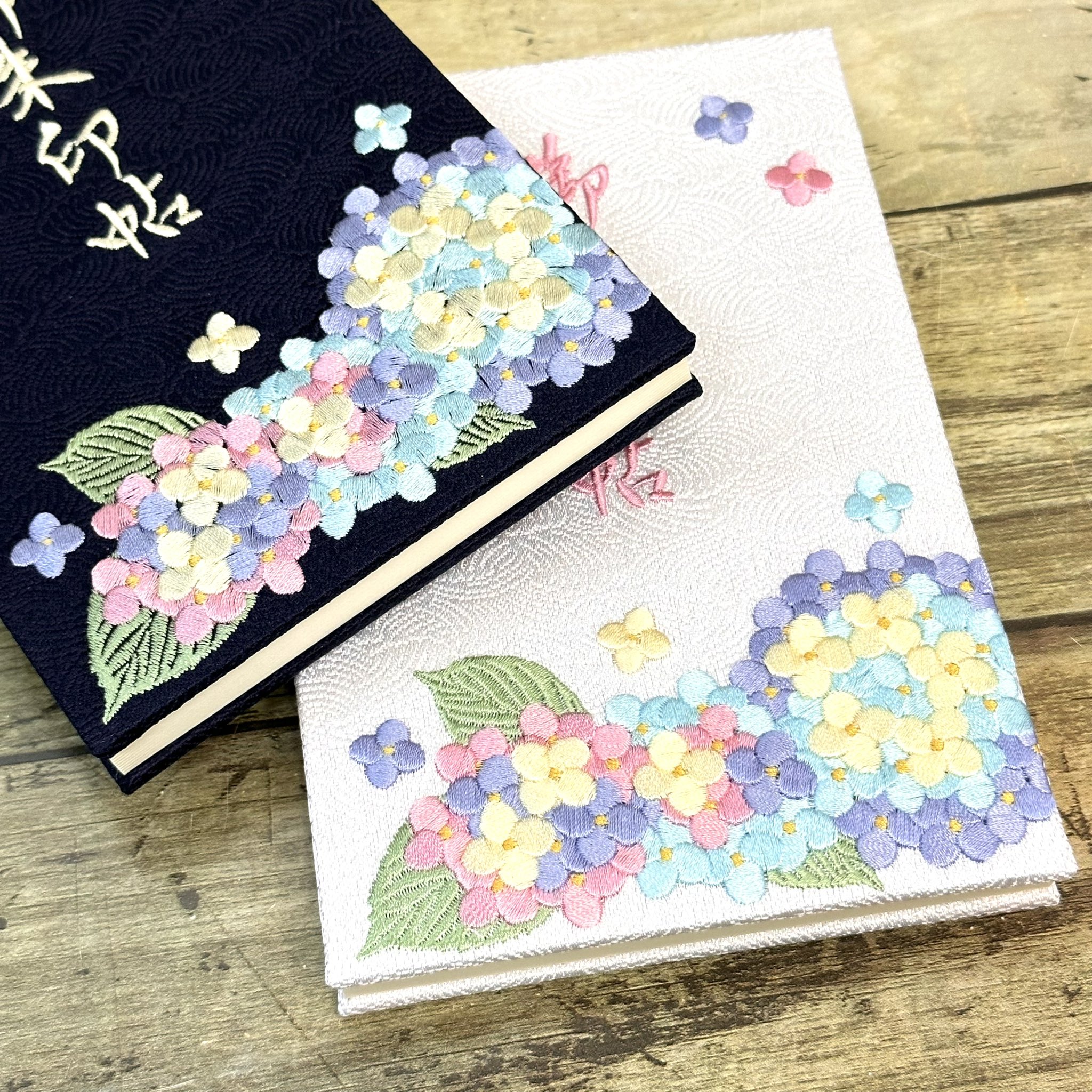 千糸繍院（刺繍屋さんの御朱印帳） (@senshishuin) / X