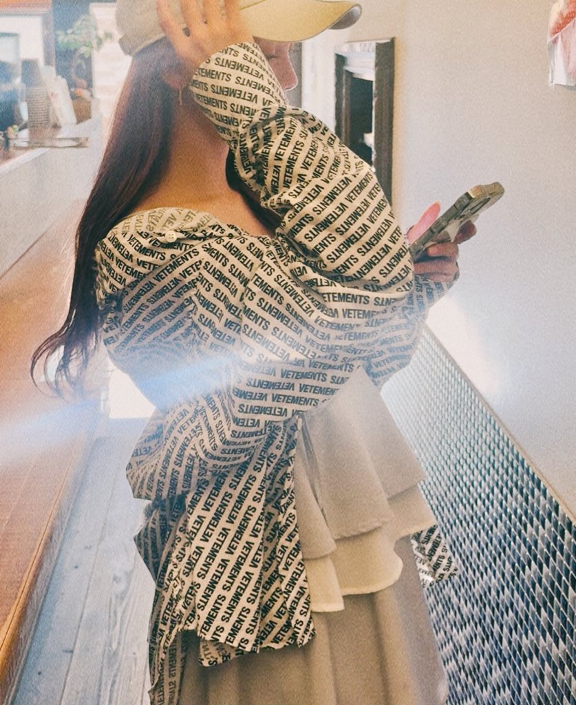 maple_kagoshima's tweet photo. VETEMENTS💙🩵 https://t.co/lreXUfToDg