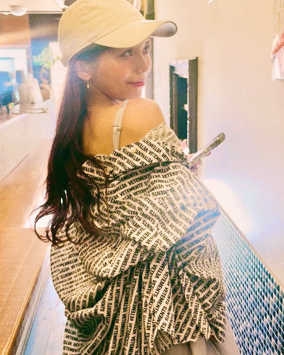 maple_kagoshima's tweet photo. VETEMENTS💙🩵 https://t.co/lreXUfToDg