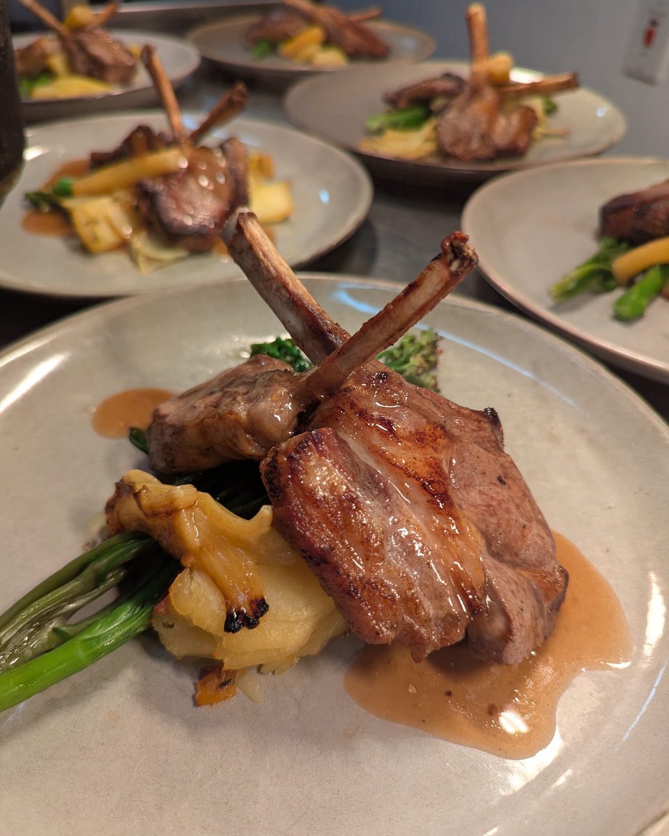 ArmsCarnarvon's tweet photo. Wednesday evening our Lamb cutlets were flying out the door for a group meal.

Served with lamb croquette, potato terrine, purple sprouting broccoli , with a Yorkshire rhubarb and red wine reduction.

Looking for a place to host a large group booking , we can cater for all . https://t.co/Wopzh3cP52