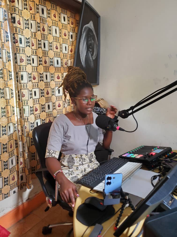 EastlinkInst's tweet image. Exciting News! 🚨
ETI is thrilled to announce its partnership with @RuutsaRadio! 📻 This collaboration aims to take our journalism students' practical skills to the next level! 💪
 #ETIRuutsaPartnership #Journalism #PracticalSkills #OnlineRadio