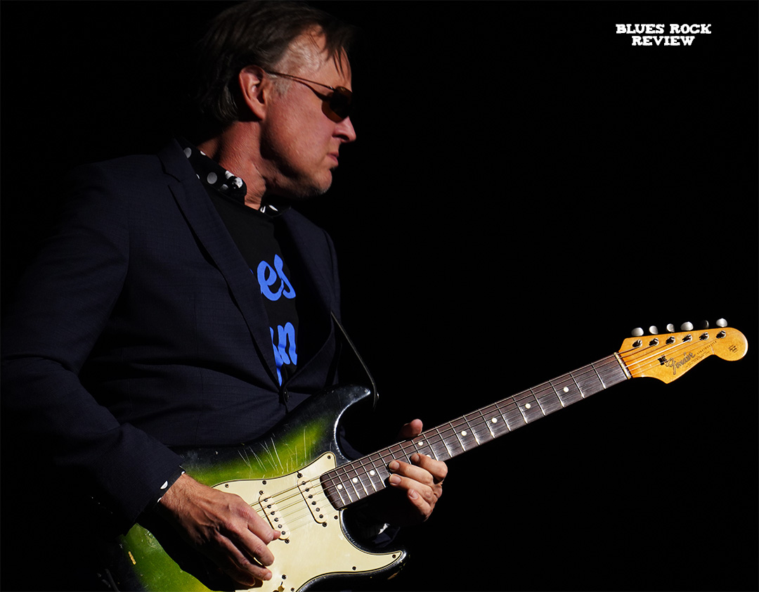 Joe Bonamassa reveals new single, "Drive By The Exit Sign"
bluesrockreview.com/2025/05/joe-bo…