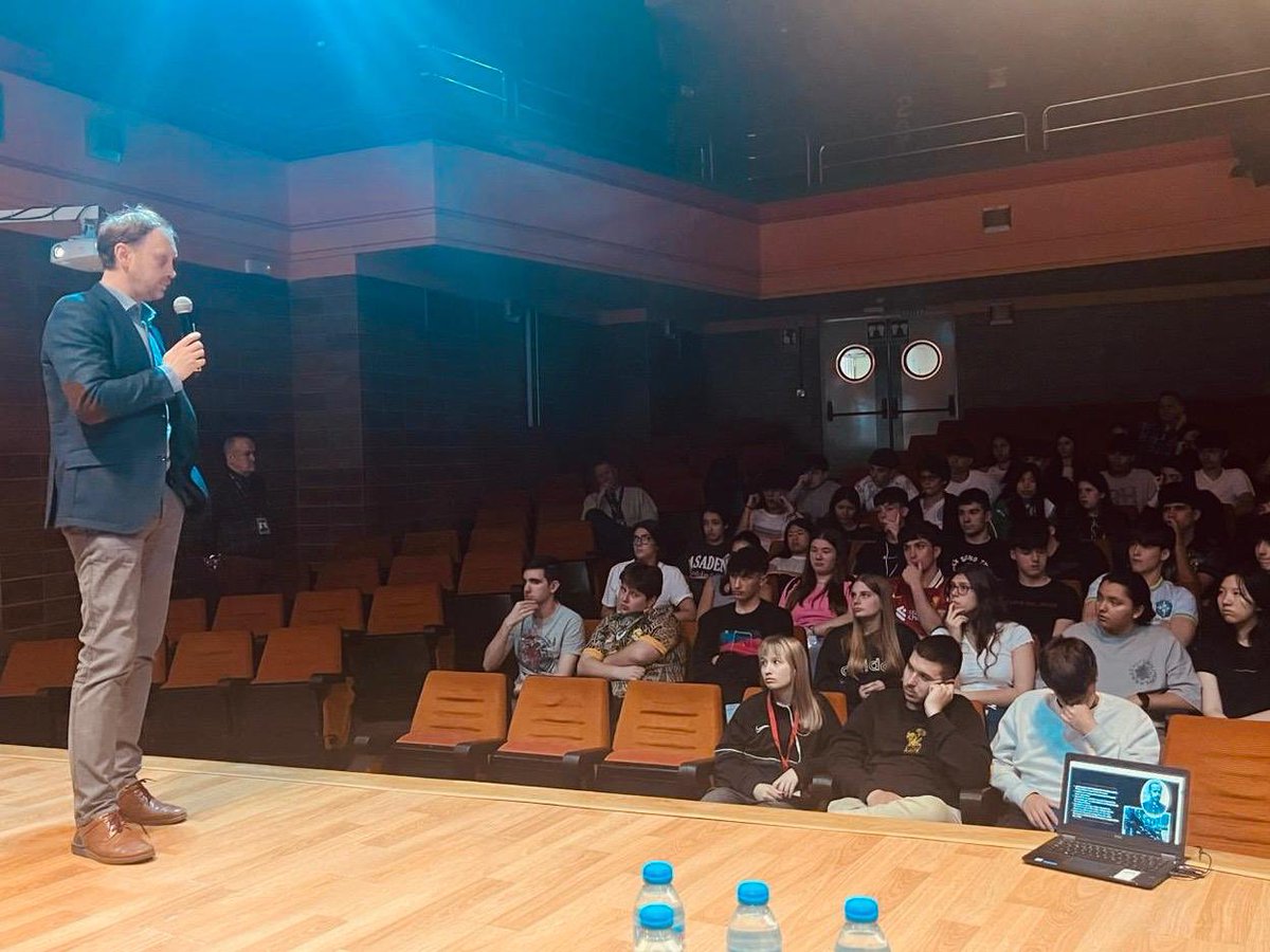 Ayer en el <a href="/ColegioJoyfe/">Colegio JOYFE</a> celebramos la entrega de premios del 𝗜𝗜𝗜 𝗖𝗼𝗻𝗰𝘂𝗿𝘀𝗼 𝘀𝗼𝗯𝗿𝗲 𝗝𝗮𝗻𝘂𝘀𝘇 𝗞𝗼𝗿𝗰𝘇𝗮𝗸 - una figura verdaderamente revolucionaria de la pedagogía. 

👏 Enhorabuena a los ganadores:
🏆𝗖𝗼𝗹𝗲𝗴𝗶𝗼 𝗠𝗼𝗻𝗰𝗮𝘆𝗼 
🏆𝗜𝗘𝗦 𝗘𝗹𝘀 𝗣𝗼𝗿𝘁𝘀