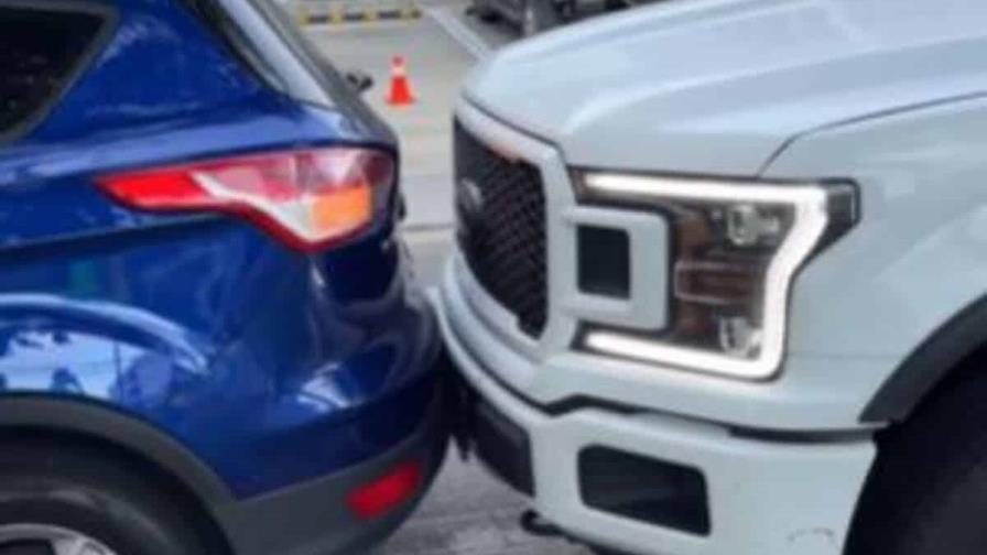 ¿Por qué se protege al agresor?
 Una sociedad que oculta el rostro de quien acosa, perpetúa la violencia
Por David Pérez

El caso del conductor de una camioneta Ford F-150, acusado de acosar a mujeres chocando deliberadamente sus vehículos en el Distrito Nacional, ha desatado una