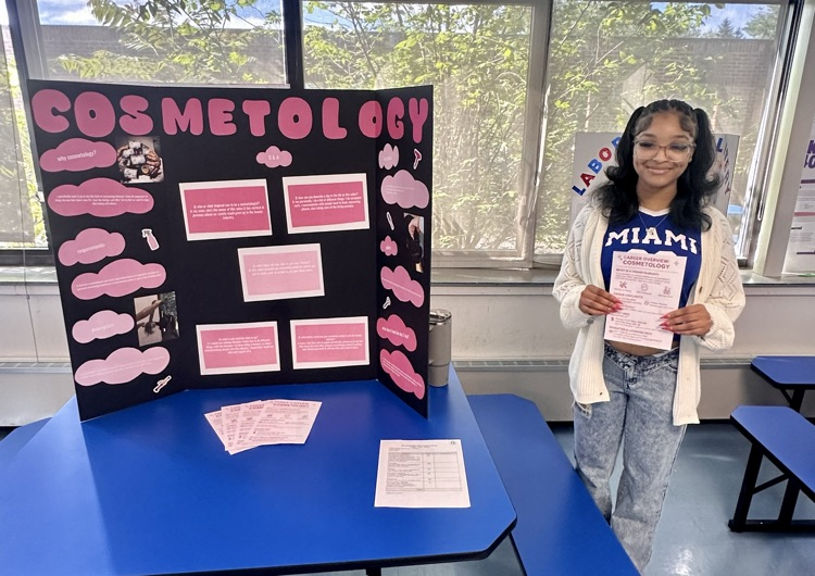 BloomfieldPS's tweet photo. Seniors successfully completed their Capstone Projects, showcasing career research, mentorship experiences, and professional presentations. This project reflects their hard work and growth as they prepare for future success in college, careers, and beyond. Congrats Class of 2025! https://t.co/cnTu49a3Dx