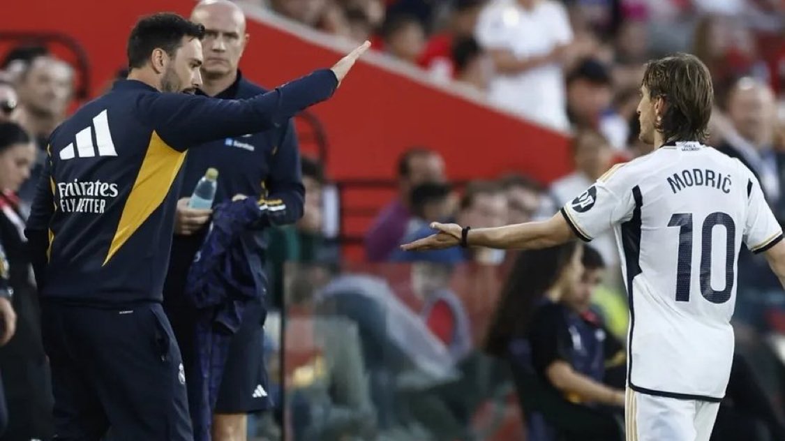 RMadridFrance_'s tweet photo. Davide Ancelotti : "Merci pour tout, Luka Modrić.

Ce fut un privilège incroyable de travailler à tes côtés chaque jour. Dans le football, il y a de grands joueurs… et puis il y a ceux qui rendent l'impossible facile.

Tu as laissé une marque indélébile sur ce club et sur nous tous qui avons eu la chance d'être à tes côtés.

Merci pour ta classe, ton humilité et ton esprit de compétition acharné."