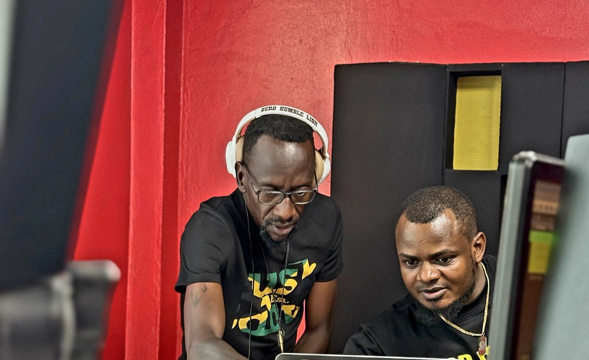 djbushbaby's tweet photo. The EXPERIENCE & the PROMISES!
S/O @gero_humblelion @rudende
πΈ @882SanyuFM
Merch courtesy: #BUSHMERCH https://t.co/QzcpmnQcVM